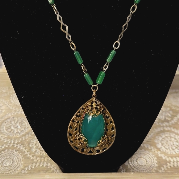 Vintage Czech Jade Glass Art Nouveau Gilt Gold Necklace - Picture 6 of 8